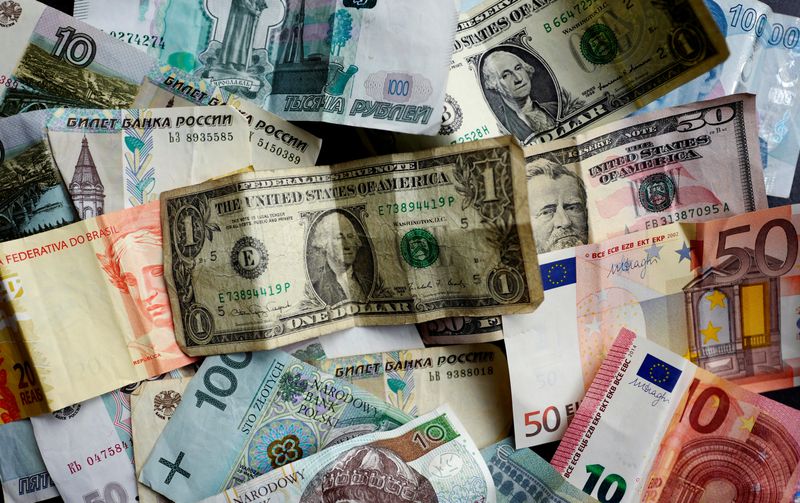 Private Investors Drive Dollar Moves, Reserve Managers Just React: StanChart