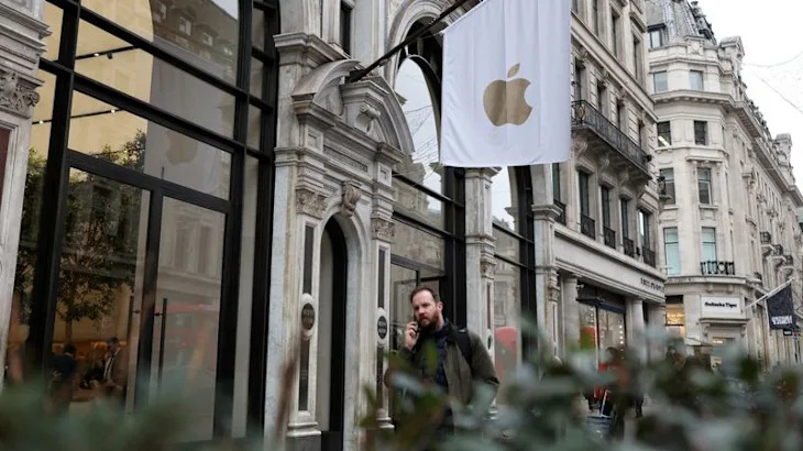 Tech, bank stocks tumble as China’s retaliation stokes fears of widening trade war