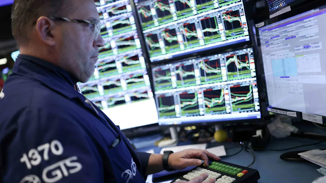 Treasury Yields Approach 6-Month Low as Trump Tariffs Rattle Markets