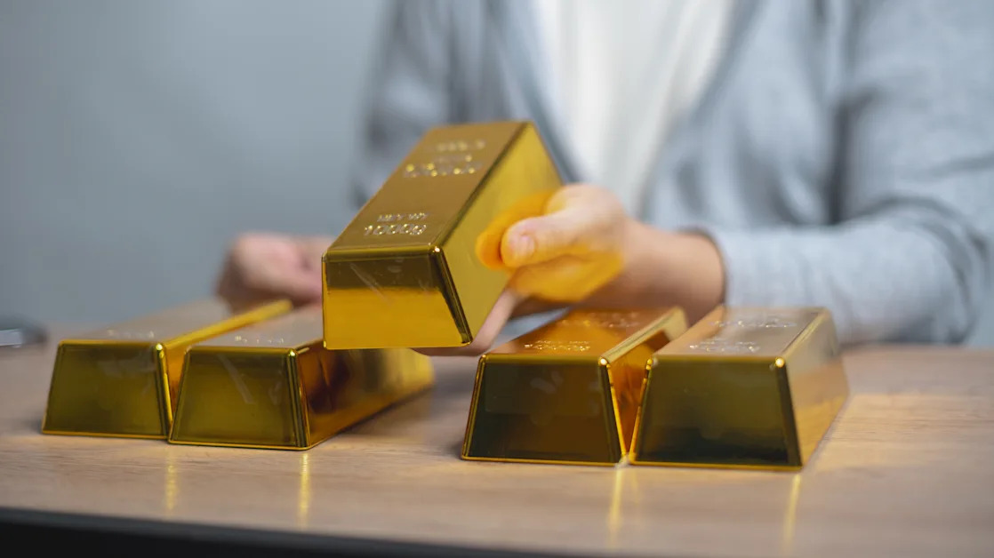 After surge to record highs, gold overtakes ‘Magnificent 7’ as the most crowded trade on Wall Street