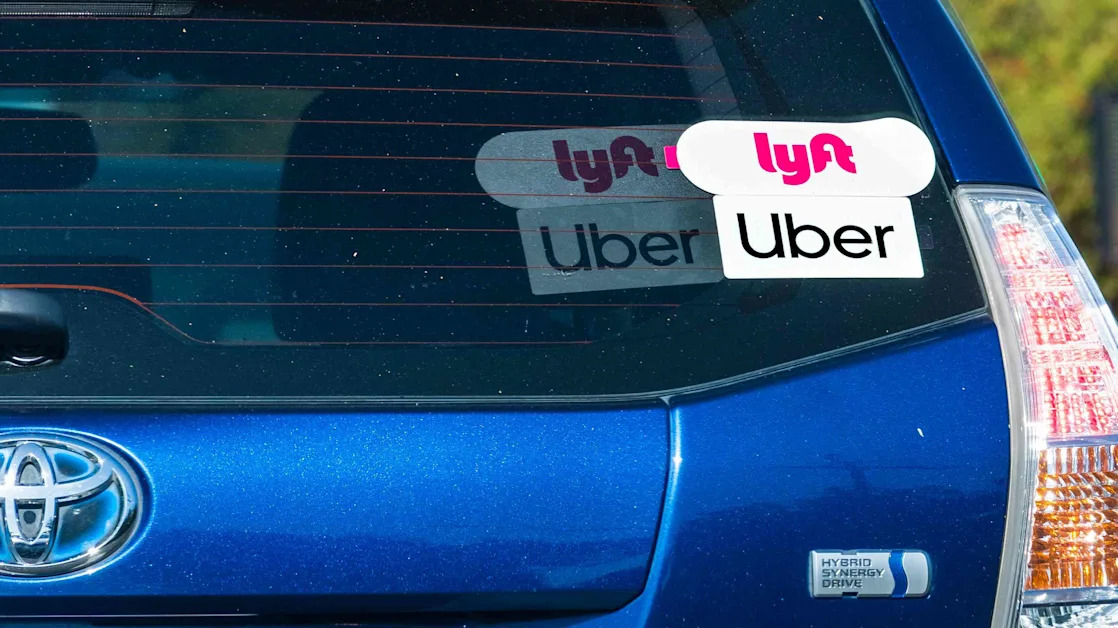 Lyft Stock Skids After Analysts’ Double Downgrade