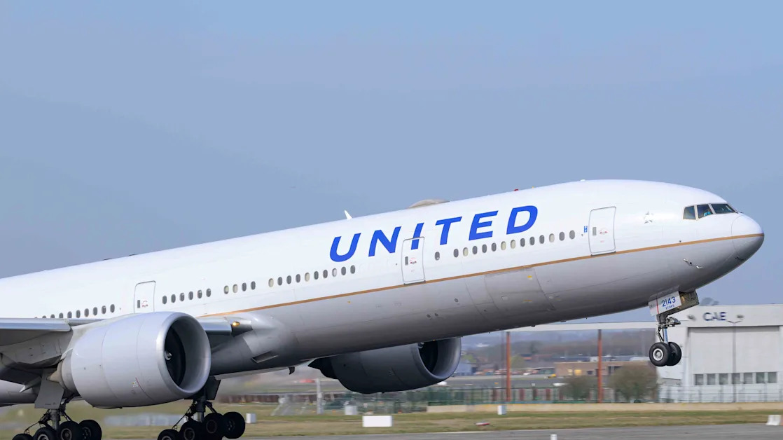 Airlines, Cruise Stocks Soar on 90-Day Tariff Pause