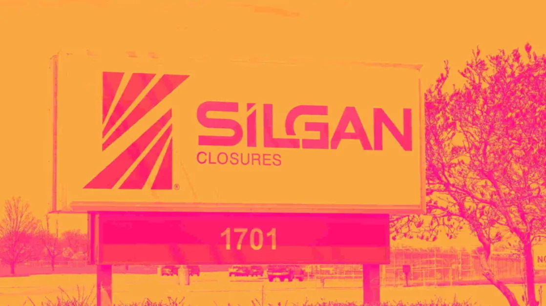 3 Reasons to Avoid SLGN and 1 Stock to Buy Instead