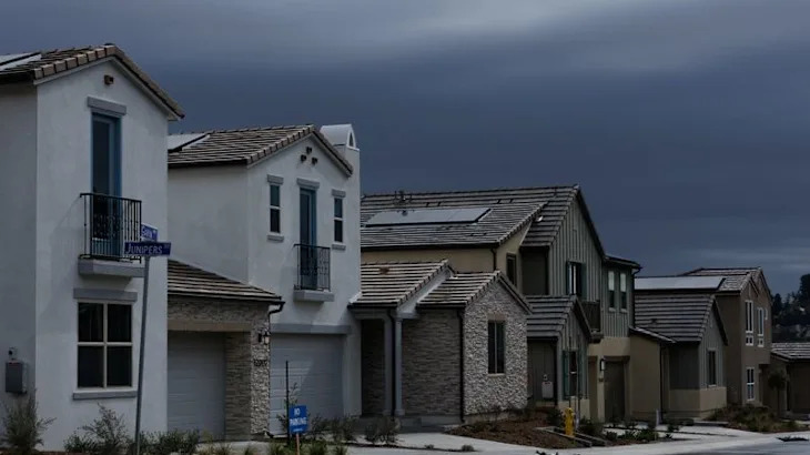 Lennar posts lower quarterly profit on sustained market weakness