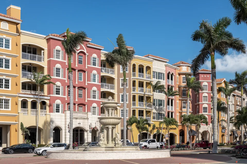 Florida’s condo market looks shaky. Could the bottom fall out?
