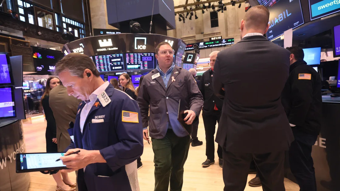 Stock market today: Dow slides 450 points, S&P 500 retreats from record as Walmart gives cautious outlook
