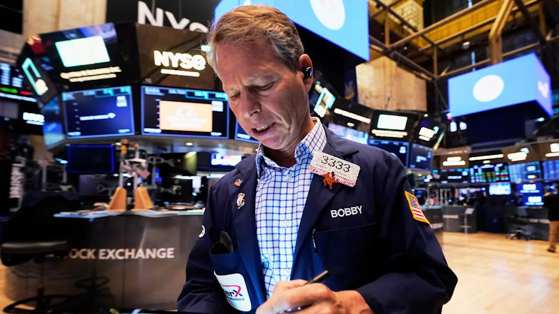 Stock market today: Dow, S&P 500, Nasdaq futures fall with Trump tariffs, Big Tech earnings kickoff in focus