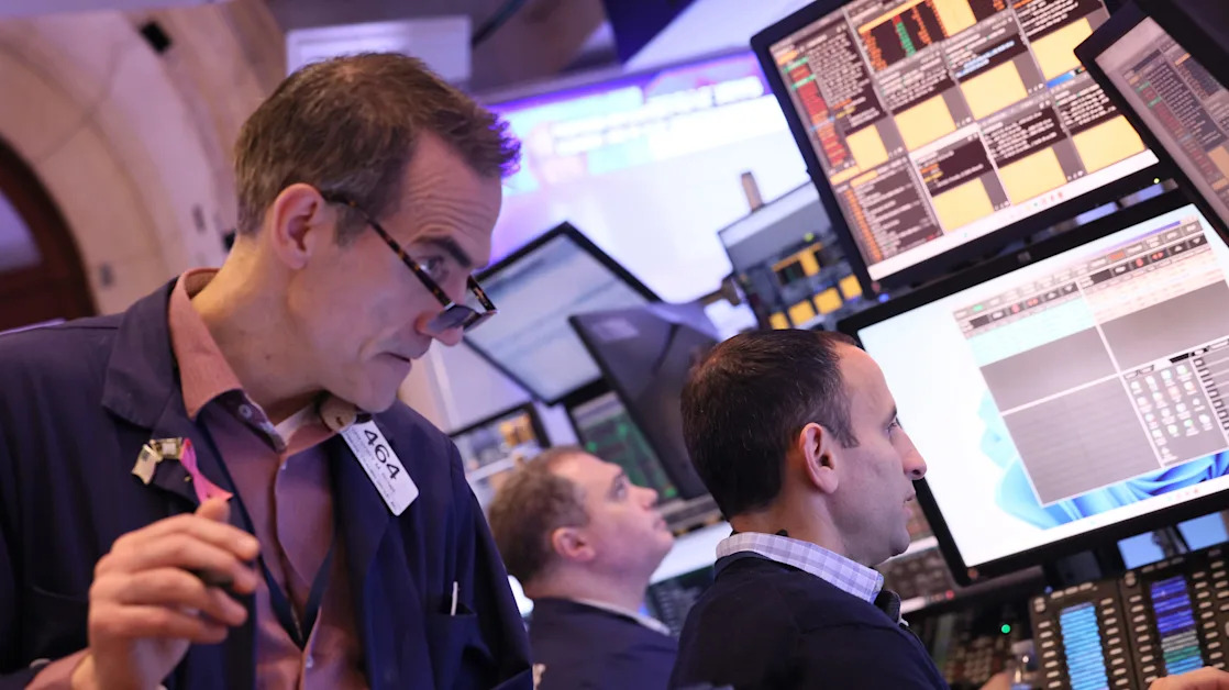 3 market signals that could be setting the stage for another correction