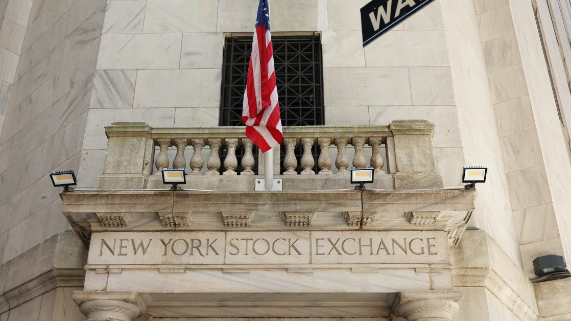 Stock futures gain ground after Friday’s Wall Street wipeout