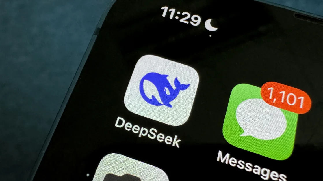 Apple, Meta Platforms rise to lead ‘Magnificent 7’ stocks amid AI washout