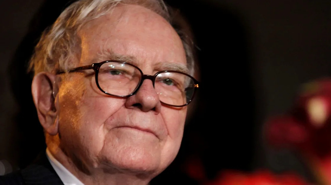 Warren Buffett’s Berkshire Hathaway slashed its Bank of America stake and dumped bank stocks last quarter
