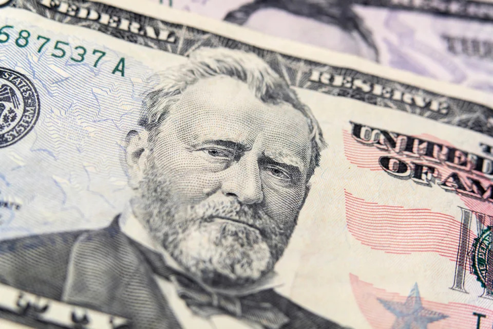 Want $1,000 in Dividend Income? Here’s How Much You Have to Invest in AT&T Stock