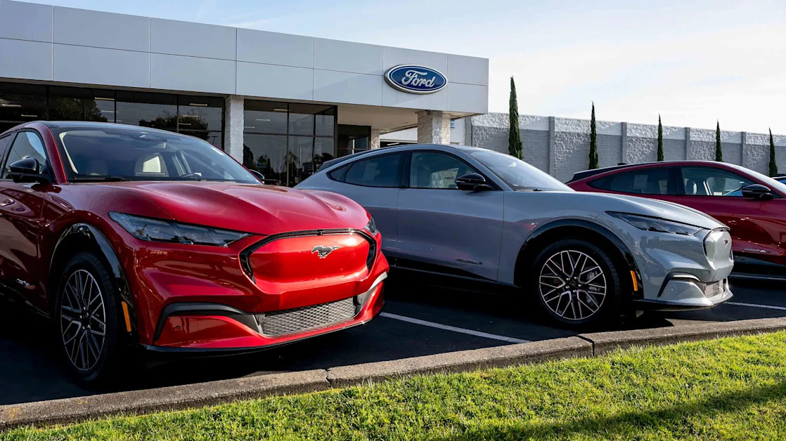 ‘Big Three’ Automaker Stocks Gain as Trump Grants One-Month Tariff Exemption