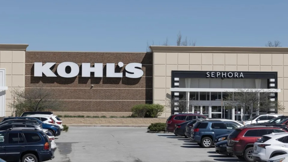 How To Earn $500 A Month From Kohl’s Stock Ahead Of Q2 Earnings Report