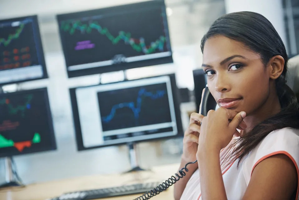 Down 9%, Should You Buy the Dip on AT&T?