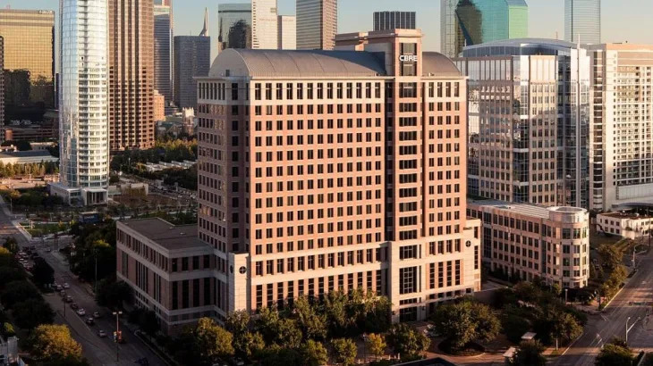 CBRE Is This Analyst’s Top Pick Betting On Commercial Real Estate Recovery, Upgrades Stock