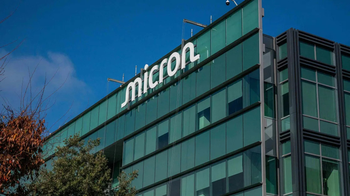 Micron’s Stock Tumbles as Its Outlook Disappoints