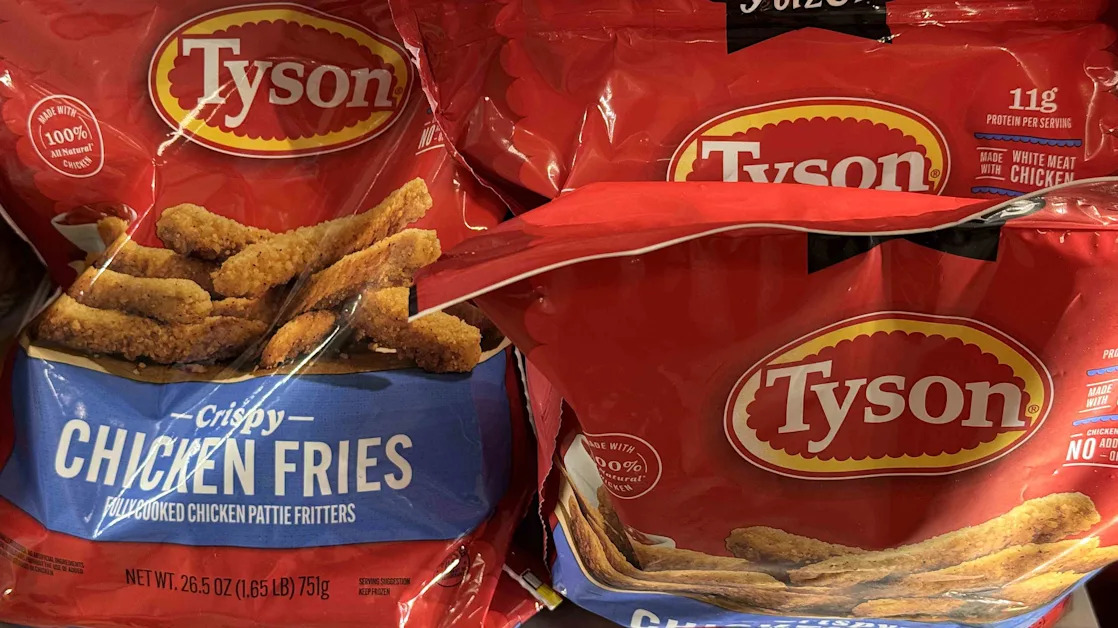 Tyson Stock Slumps as Sales Miss Estimates, Outlook Disappoints
