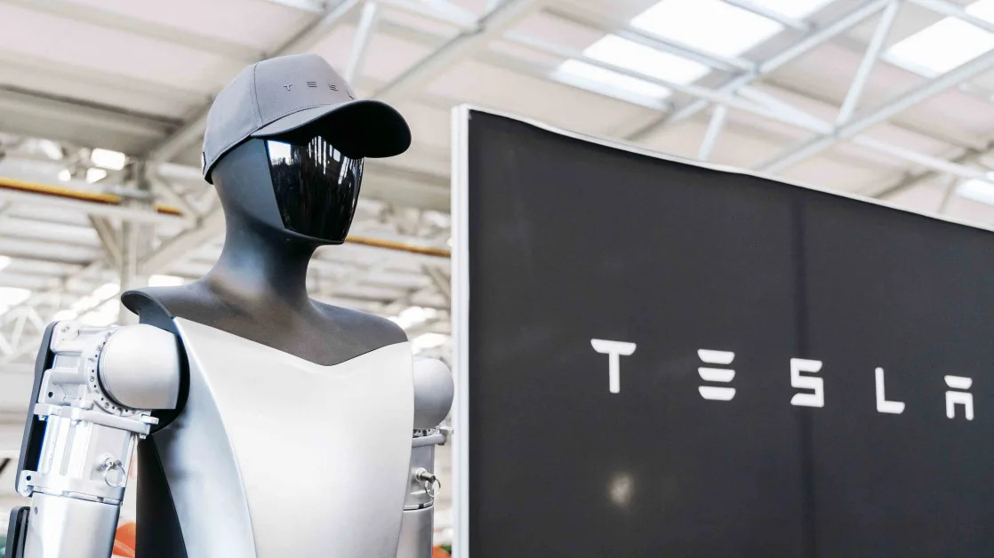 Wall Street’s Biggest Tesla Bull Stays Bullish Despite Musk’s DOGE Role
