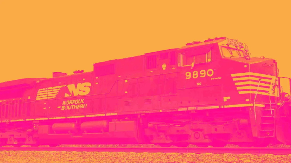 3 Reasons to Sell NSC and 1 Stock to Buy Instead