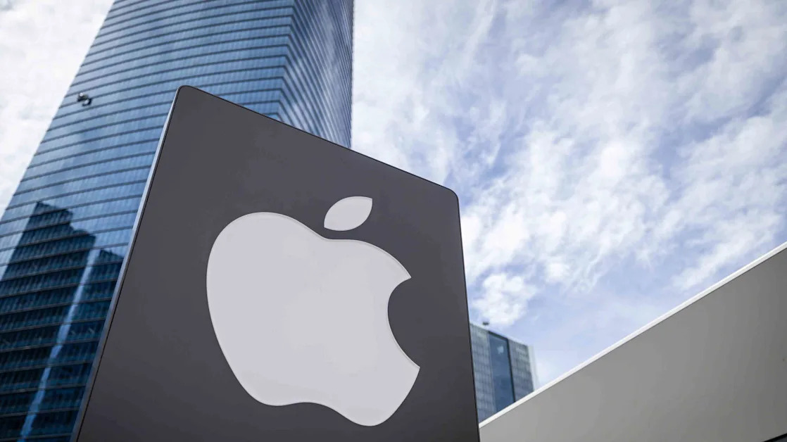 Apple Leads Magnificent 7 Stocks Lower as ‘Higher Than Expected’ Trump Tariffs Land