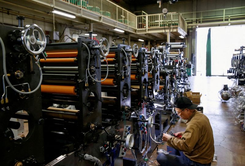 Japan Factory Activity Contraction Continues Amid Weakening Exports and Inflation Challenges