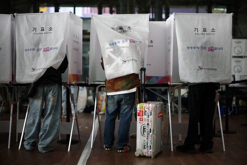 Will Fury at Martial Law Send South Korea’s Conservatives packing?