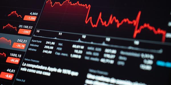 Knight-Swift Transportation (NYSE:KNX) Slightly Misses Q4 Revenue Estimates, But Stock Soars 5.5%