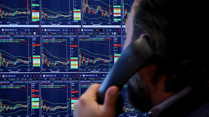 Tech shares lift Wall Street amid escalating U.S.-China tariff war