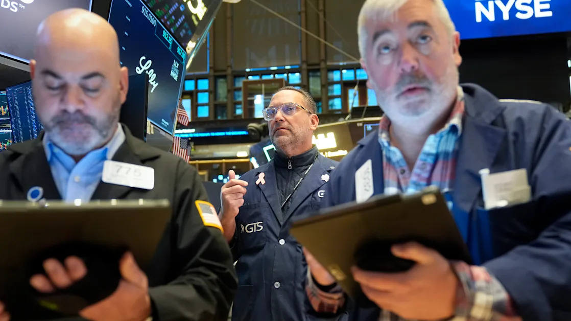 Stock market today: Dow sinks, S&P 500 posts worst day of 2025 after Trump forges ahead on tariffs