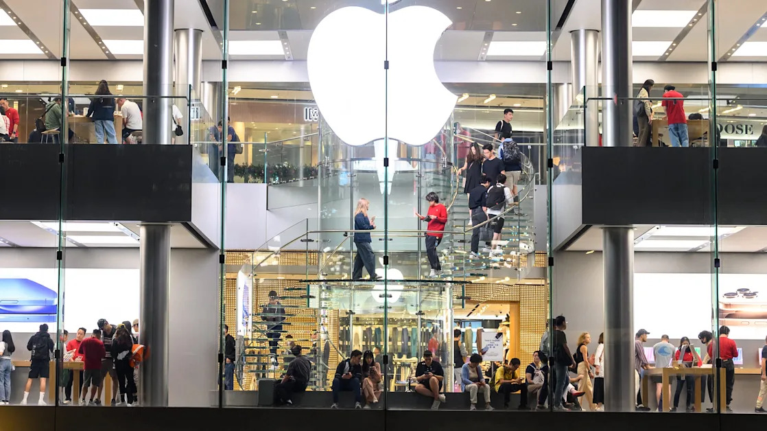 Wall Street thinks Apple is set to crush first-quarter earnings estimates thanks to tariffs