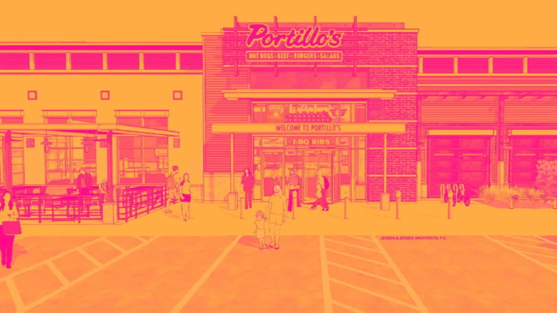 Portillo’s (NASDAQ:PTLO) Misses Q1 Revenue Estimates, Stock Drops