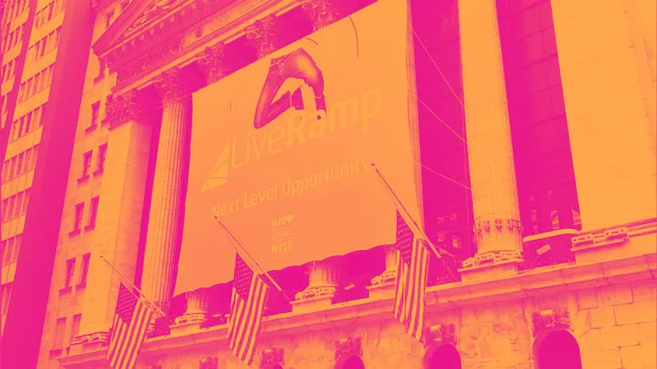 1 Cash-Producing Stock for Long-Term Investors and 2 to Turn Down
