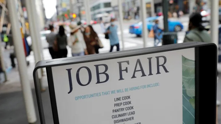 US weekly jobless claims rise slightly as labor market stays on solid ground