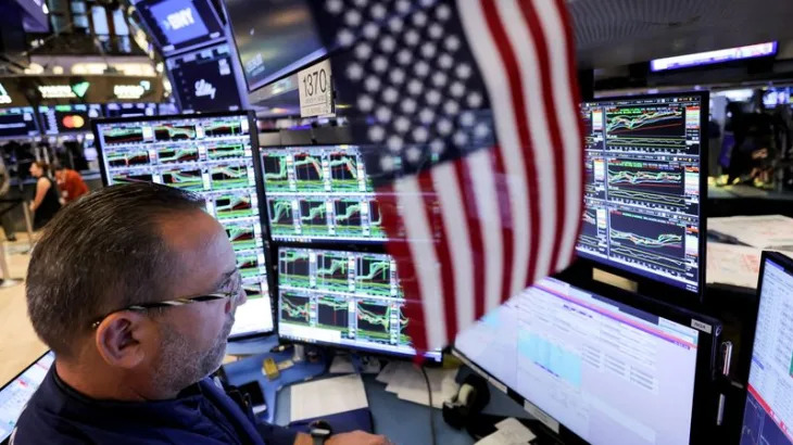 Wall Street ‘fear gauge’ at 3-week high as stocks sink