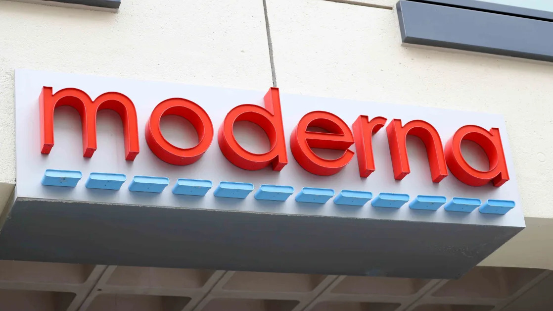 Moderna’s $1 Billion Revenue Forecast Cut Sends Stock Plummeting Over 20%