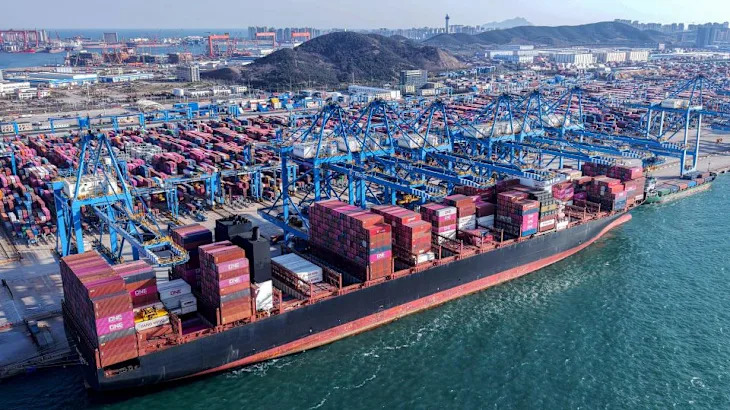 Dow tumbles 1,000 points after China retaliates against Trump’s tariffs