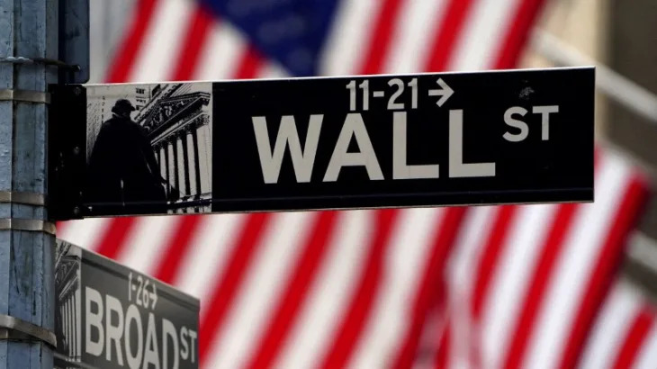 Investors hope for ‘Santa Claus’ rally as stocks lose steam