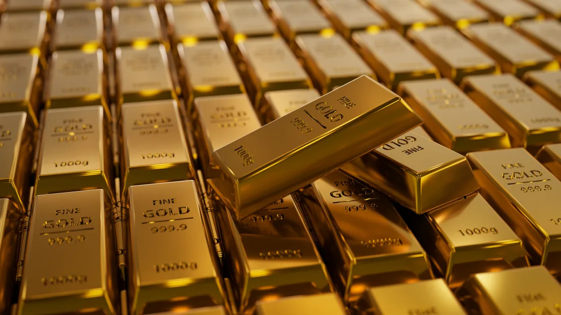 Gold just saw its biggest yearly gain since 2010 — here’s why Wall Street says prices will go even higher