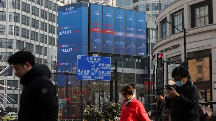 U.S. stocks rise, dollar strengthens as strong data counters central banks’ caution