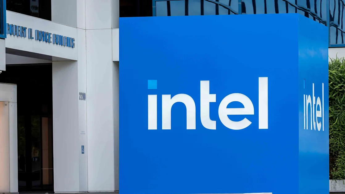 Intel Slumps on a Soft Outlook. Wall Street Is Waiting To See Its Turnaround Take Shape.