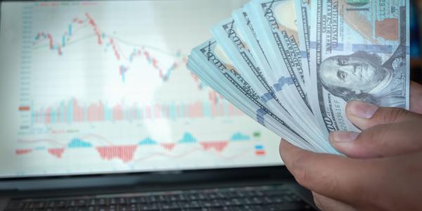 Bitcoin is predicted to surge in 2026 and break the halving cycle, according to a Grayscale prediction.