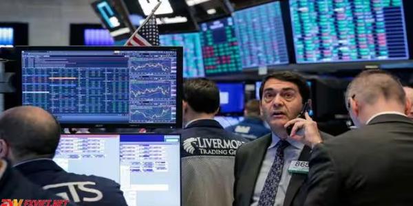 Stocks Surge Despite Tariffs and Federal Reserve Rate Cuts in 2025