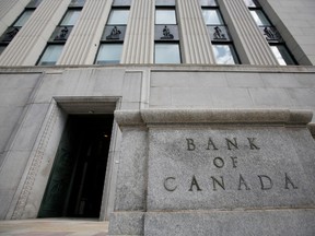 Bank of Canada Pauses Rate Hike, Awaits Economic Data