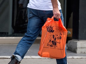 Canadian Retail Sales Decline as Supply Chain Issues Persist