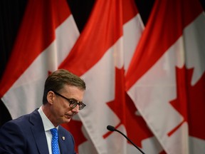 Bank of Canada Pauses Stimulus Despite Economic Slump