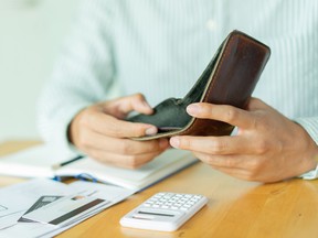 Canadians Increasingly Pessimistic About Economy, New Poll Shows