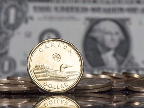 Canadian Dollar Weakens Despite Expected Rate Hike